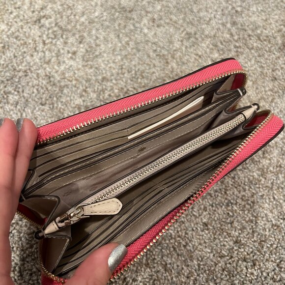 Kate Spade Wallet - Picture 4 of 5